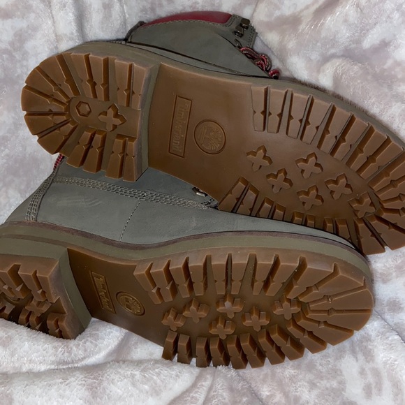 Timberland Women's Courmayeur Valley 6" Boot Fashion - Picture 3 of 5